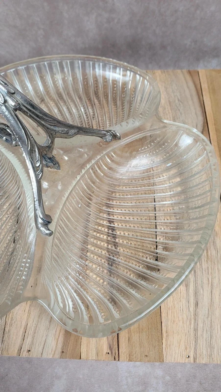 Grote vintage glazen bediende met verzilverde metalen handgreep – photo 3